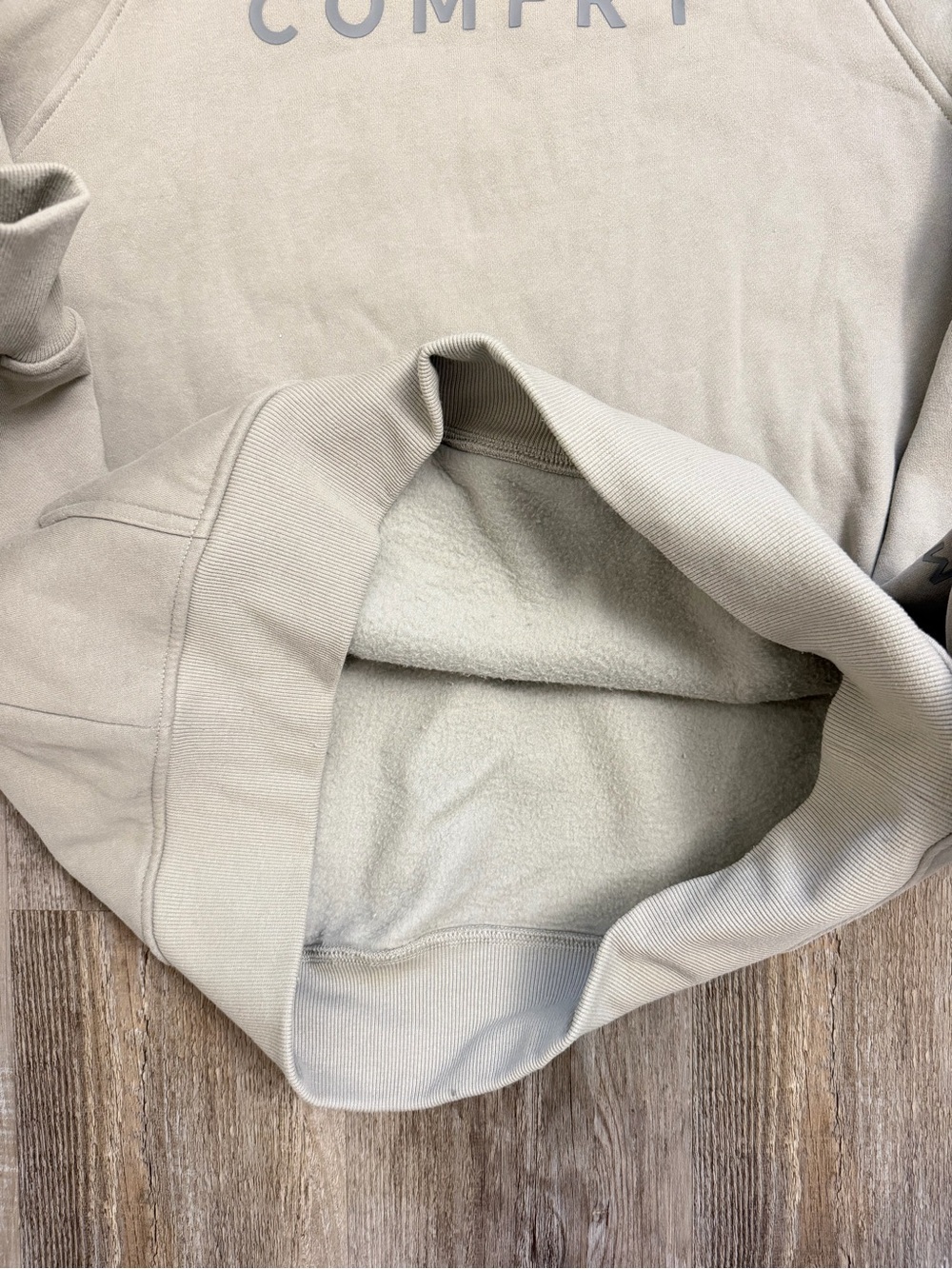 Comfrt Women’s Hoodie Pullover, size LG Sweatshirt like NEW - Picture 3 of 5